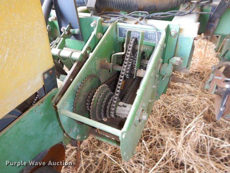 image for item DH4394 John Deere 7200 Max Emerge 2 planter