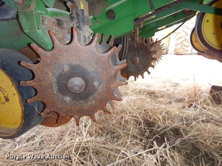 image for item DH4394 John Deere 7200 Max Emerge 2 planter