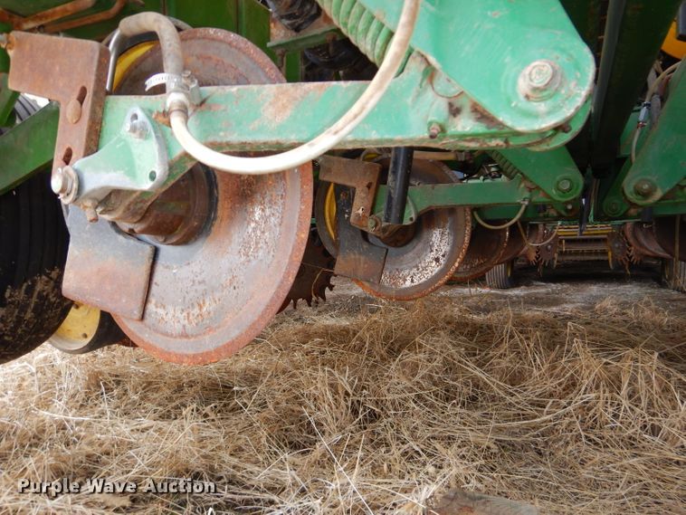 image for item DH4394 John Deere 7200 Max Emerge 2 planter