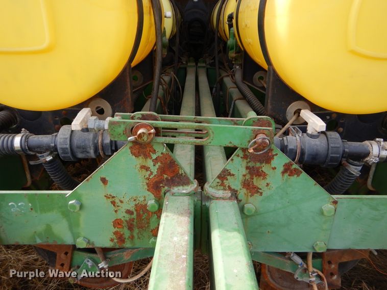 image for item DH4394 John Deere 7200 Max Emerge 2 planter