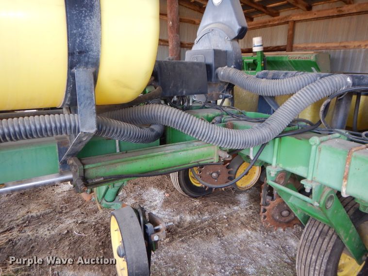 image for item DH4394 John Deere 7200 Max Emerge 2 planter