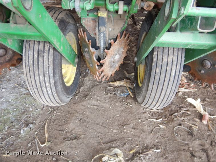 image for item DH4394 John Deere 7200 Max Emerge 2 planter