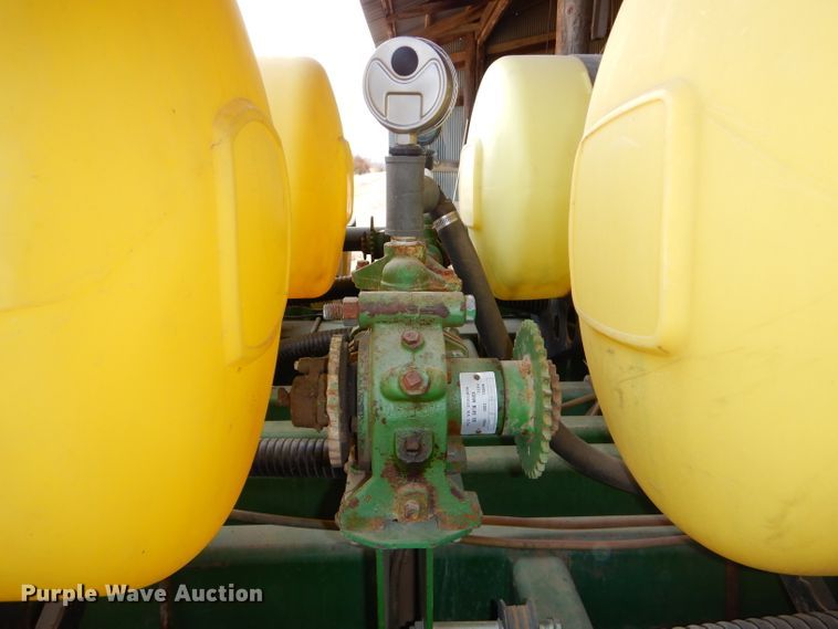 image for item DH4394 John Deere 7200 Max Emerge 2 planter