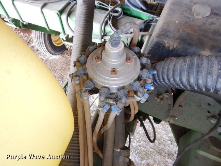 image for item DH4394 John Deere 7200 Max Emerge 2 planter