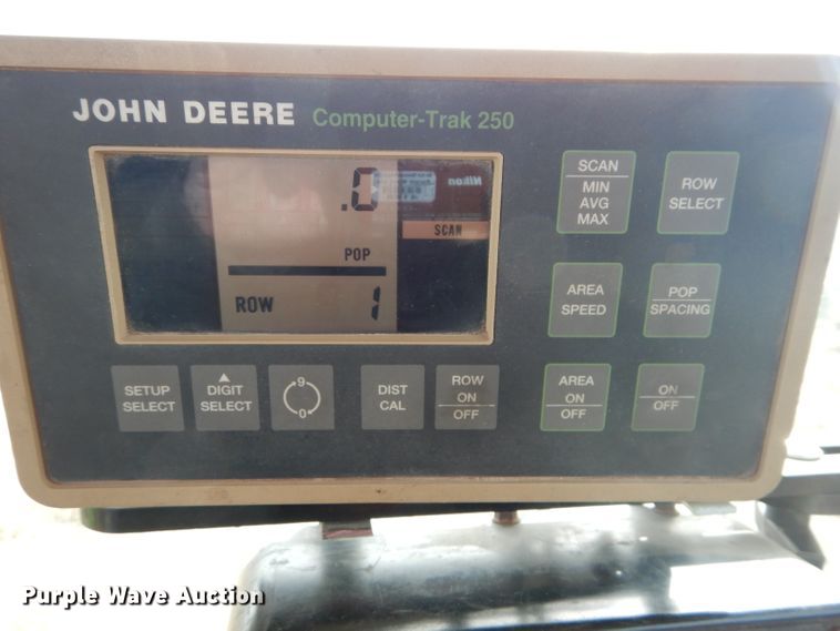 image for item DH4394 John Deere 7200 Max Emerge 2 planter