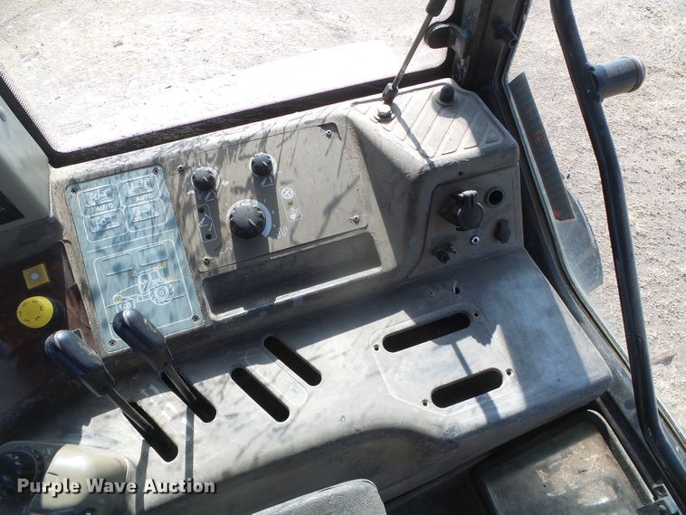 image for item DH4804 2006 Case IH MXM155 MFWD tractor