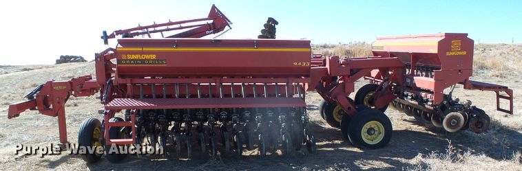 image for item DH4816 Sunflower 9433-30 no-till grain drill