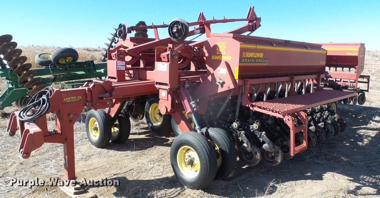 image for item DH4816 Sunflower 9433-30 no-till grain drill