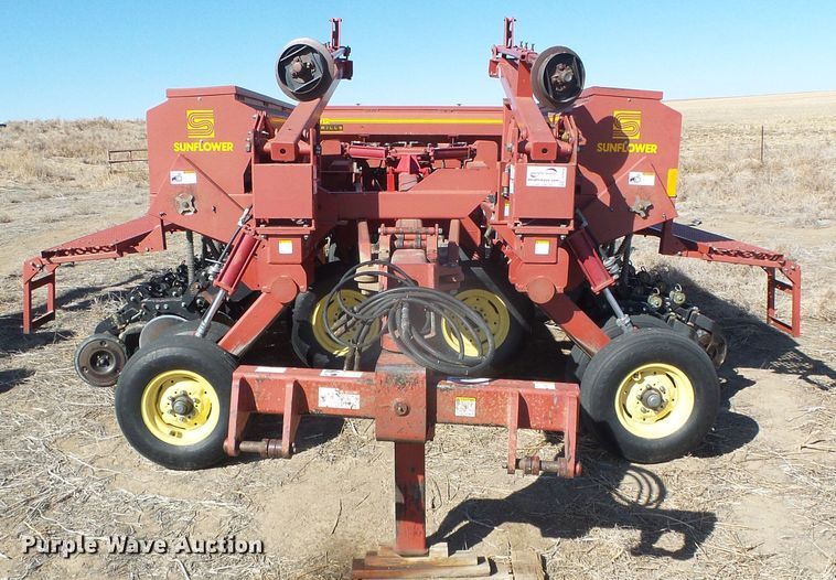 image for item DH4816 Sunflower 9433-30 no-till grain drill