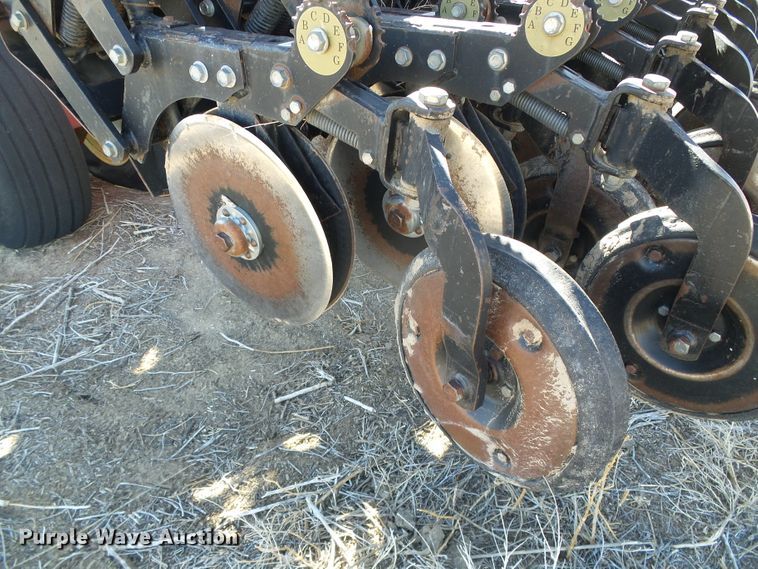 image for item DH4816 Sunflower 9433-30 no-till grain drill
