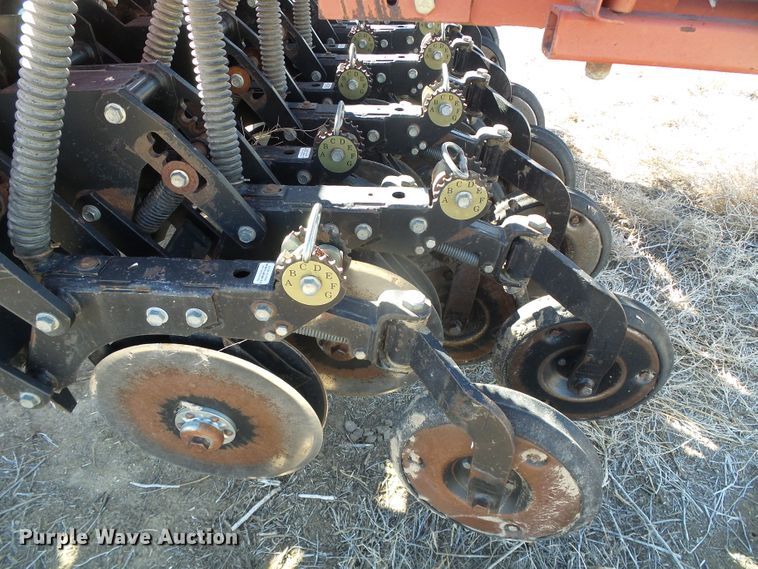 image for item DH4816 Sunflower 9433-30 no-till grain drill