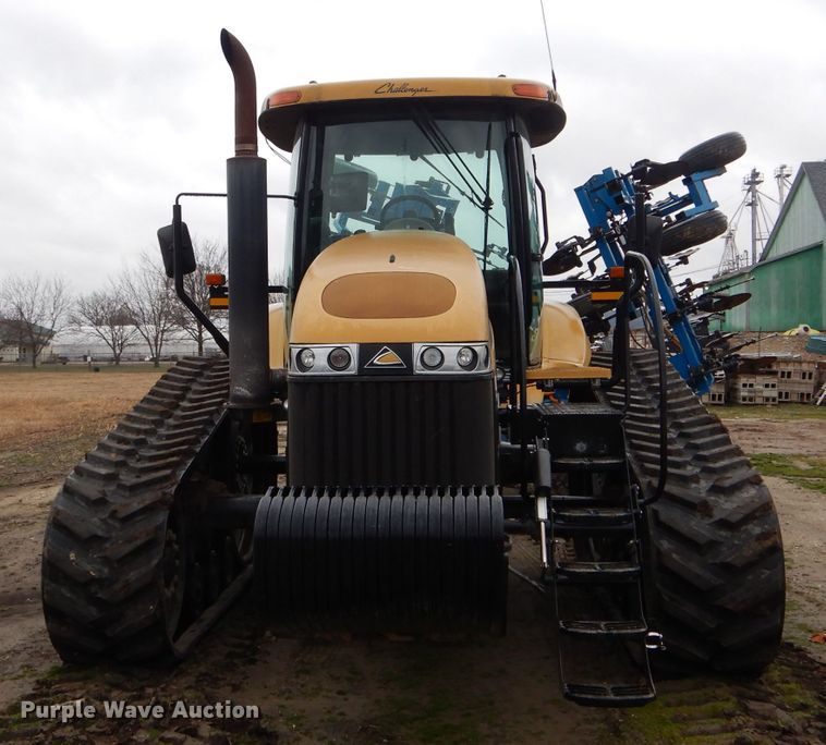 image for item DH6351 2011 Challenger MT765C tractor