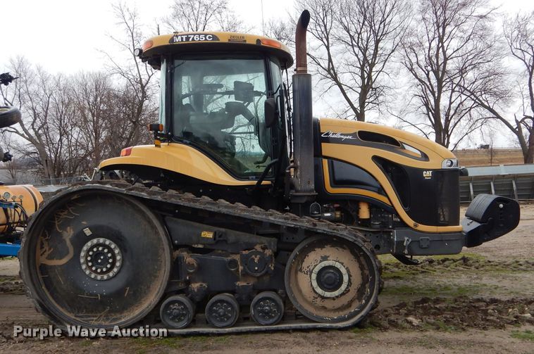 image for item DH6351 2011 Challenger MT765C tractor