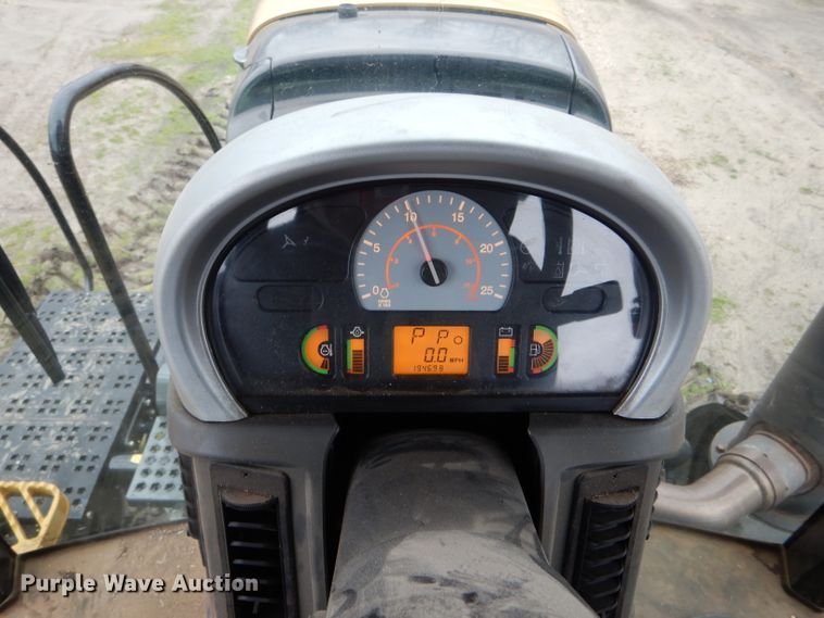 image for item DH6351 2011 Challenger MT765C tractor