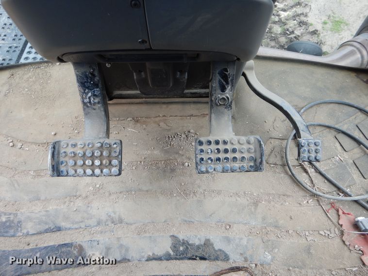 image for item DH6351 2011 Challenger MT765C tractor