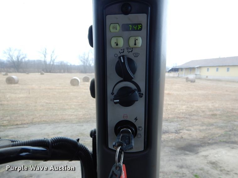 image for item DH6351 2011 Challenger MT765C tractor