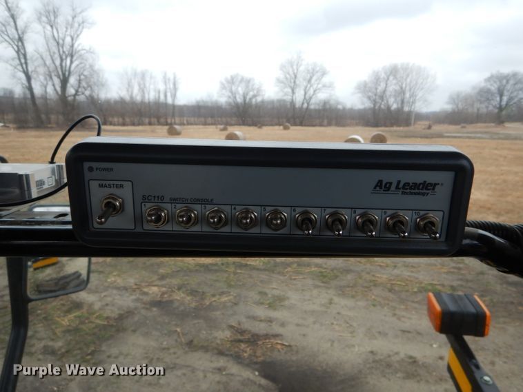 image for item DH6351 2011 Challenger MT765C tractor