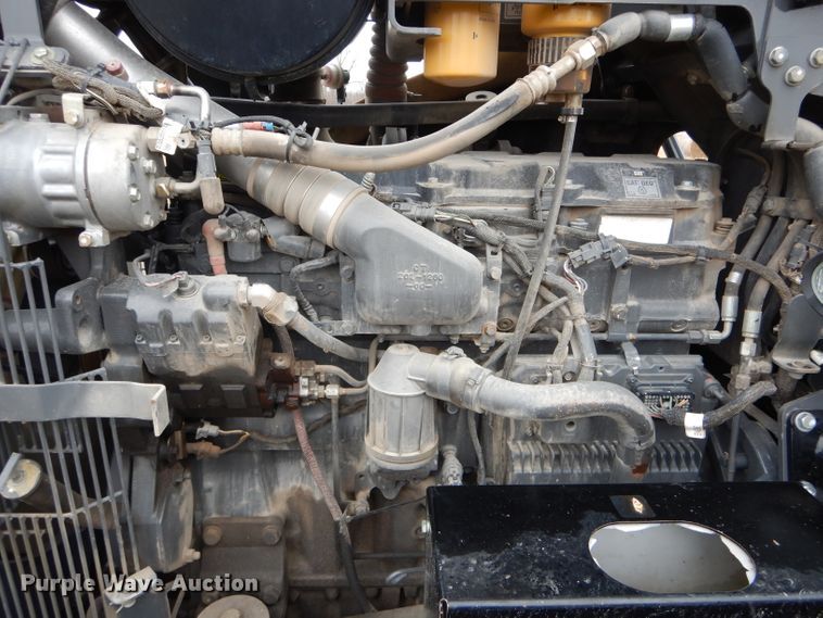 image for item DH6351 2011 Challenger MT765C tractor