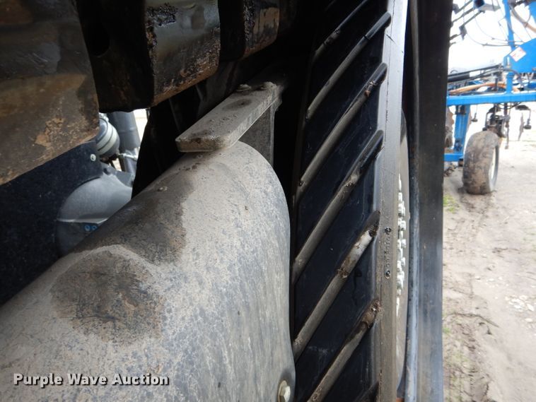 image for item DH6351 2011 Challenger MT765C tractor