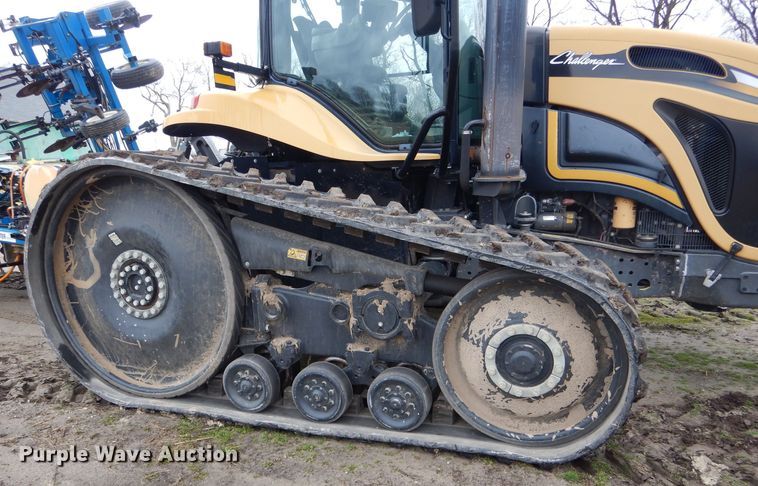 image for item DH6351 2011 Challenger MT765C tractor