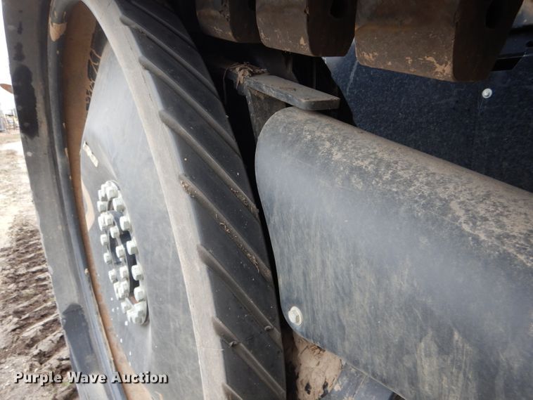 image for item DH6351 2011 Challenger MT765C tractor