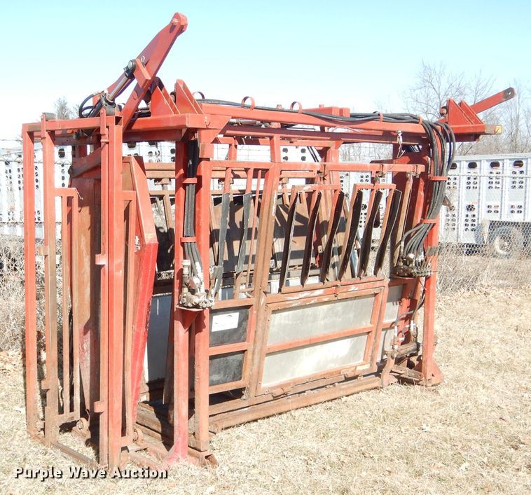 image for item DH6409 Linn livestock squeeze chute