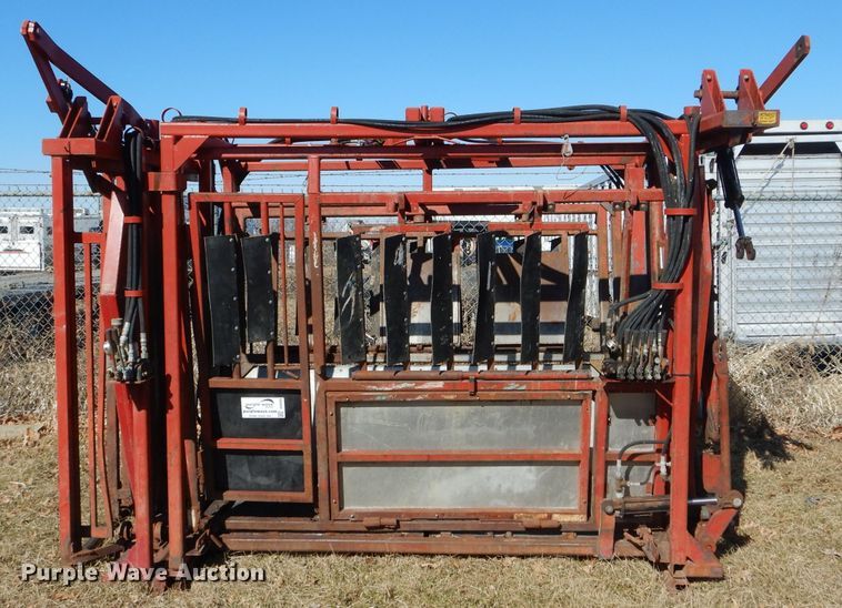 image for item DH6409 Linn livestock squeeze chute