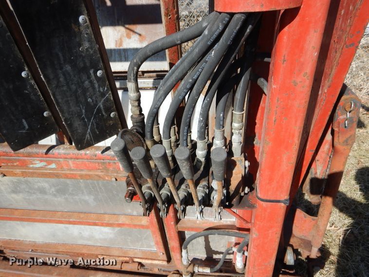 image for item DH6409 Linn livestock squeeze chute