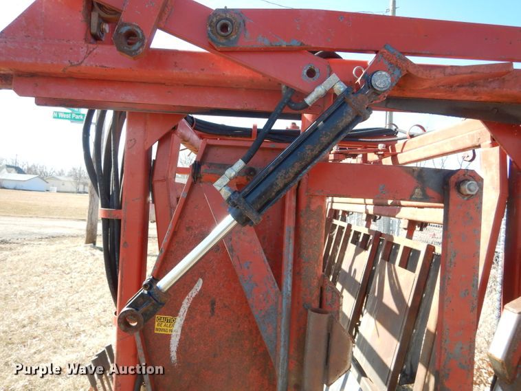 image for item DH6409 Linn livestock squeeze chute