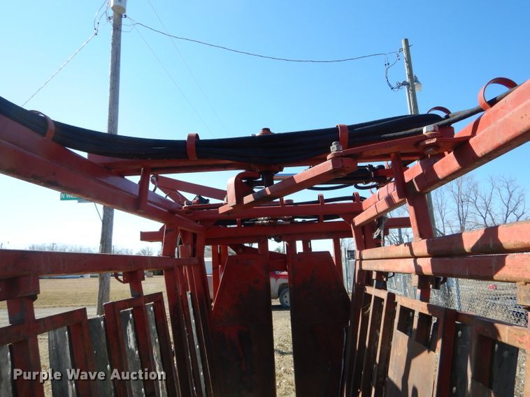 image for item DH6409 Linn livestock squeeze chute