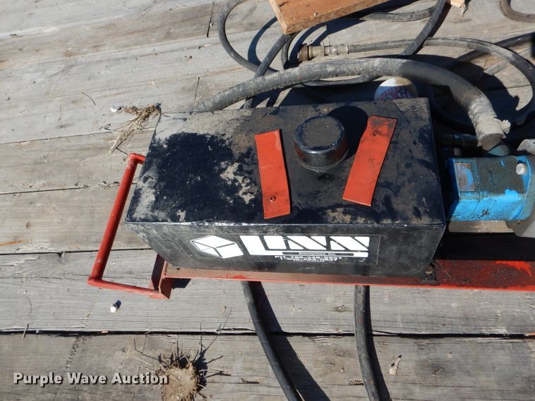 image for item DH6409 Linn livestock squeeze chute