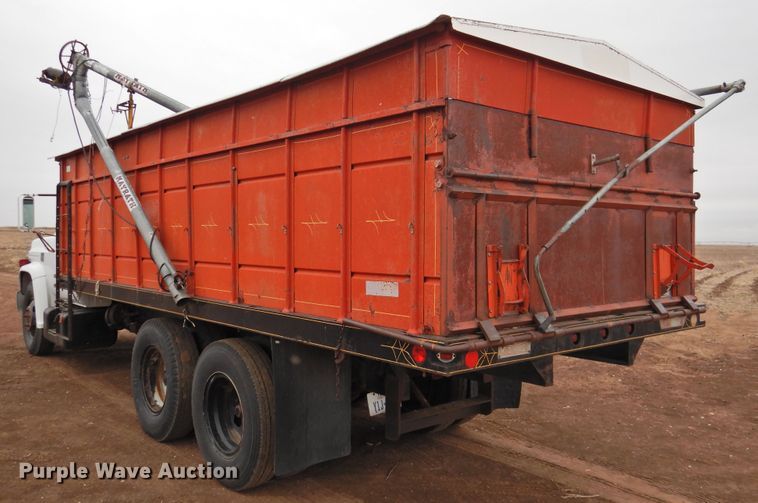 image for item DI0040 1976 Chevrolet C60 grain truck