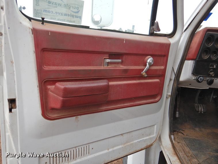 image for item DI0040 1976 Chevrolet C60 grain truck