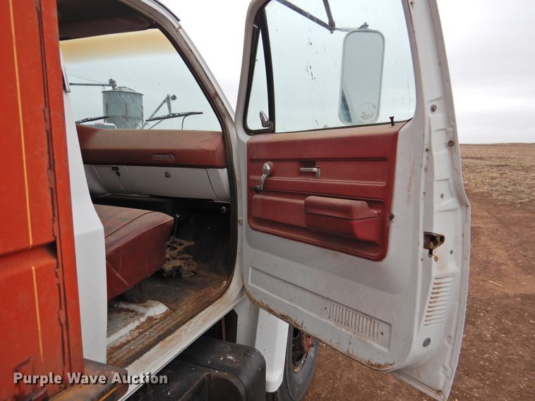 image for item DI0040 1976 Chevrolet C60 grain truck