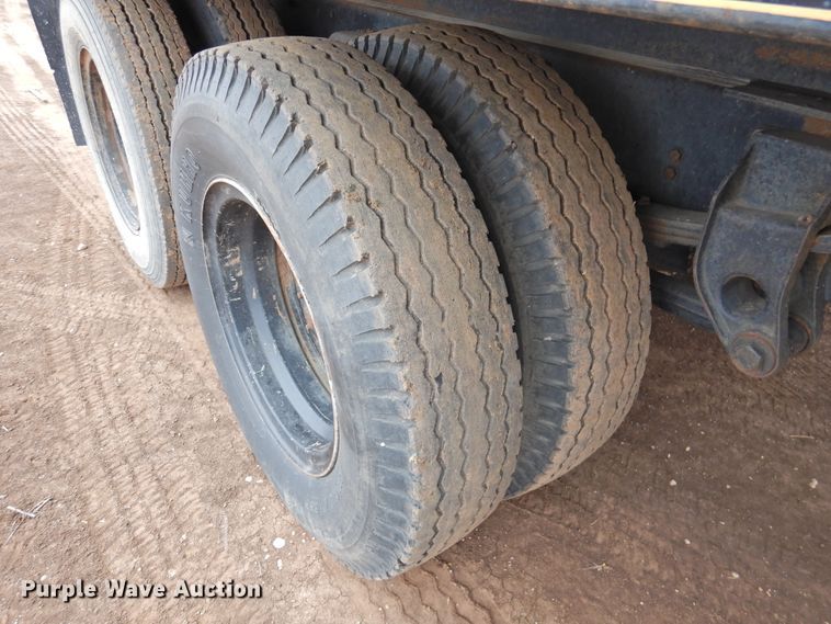 image for item DI0040 1976 Chevrolet C60 grain truck