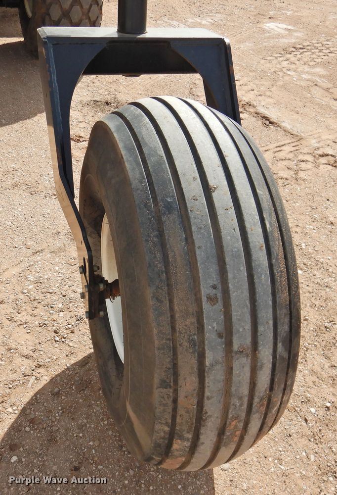 image for item DI0046 2012 MacDon M205 windrower