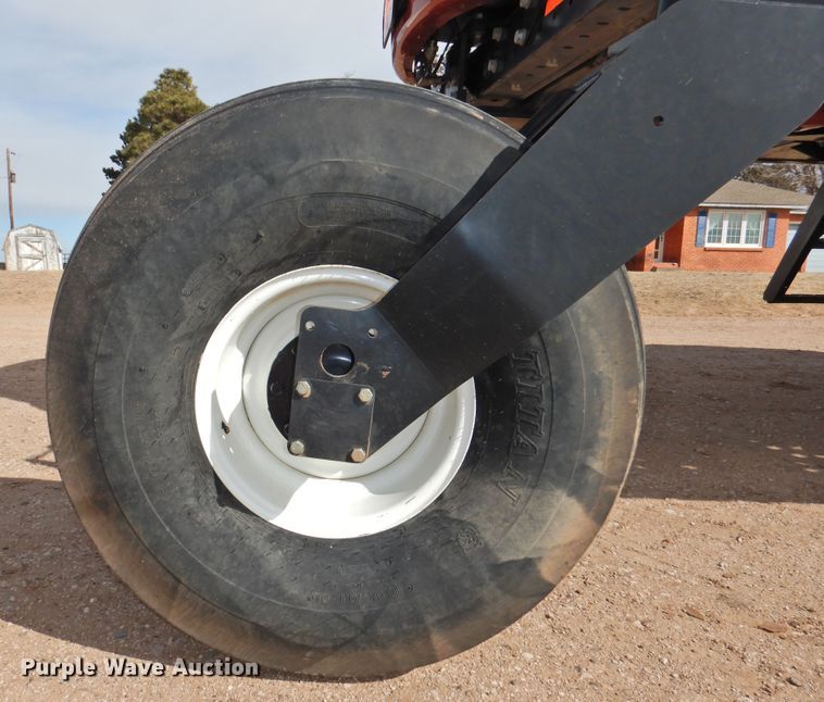 image for item DI0046 2012 MacDon M205 windrower