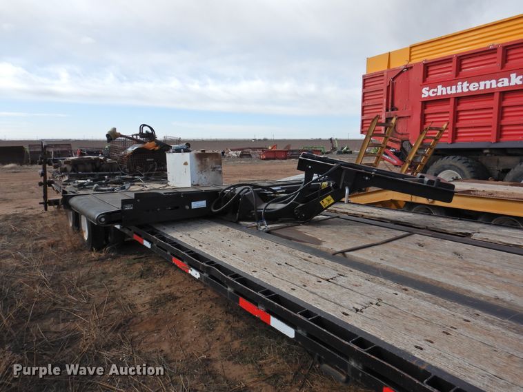 image for item DI0047 2012 MacDon M205 windrower