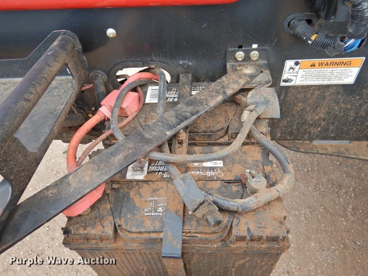 image for item DI0047 2012 MacDon M205 windrower