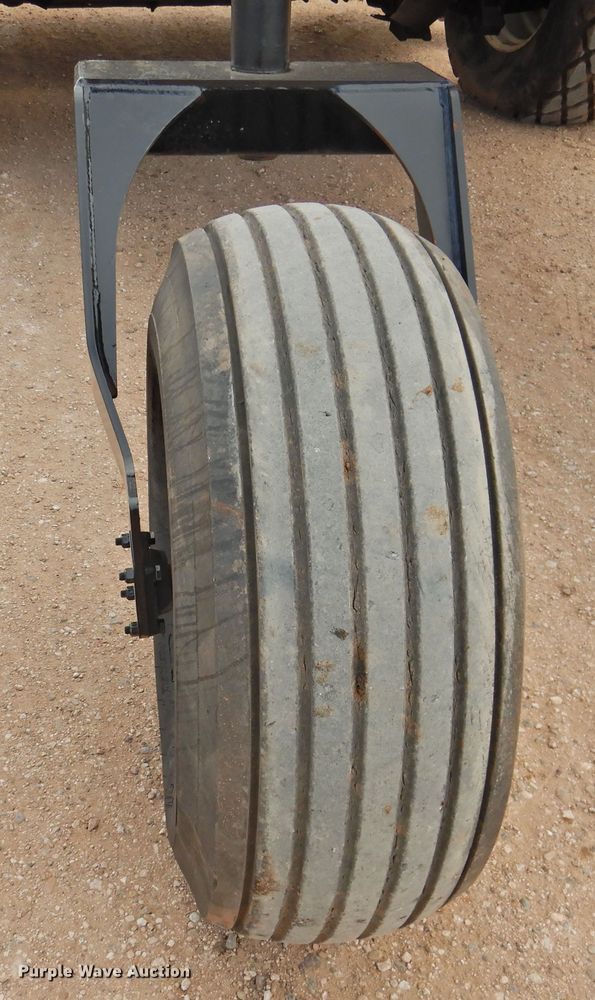 image for item DI0047 2012 MacDon M205 windrower