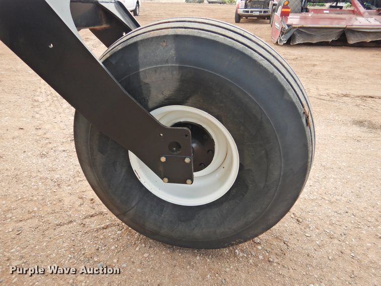 image for item DI0047 2012 MacDon M205 windrower