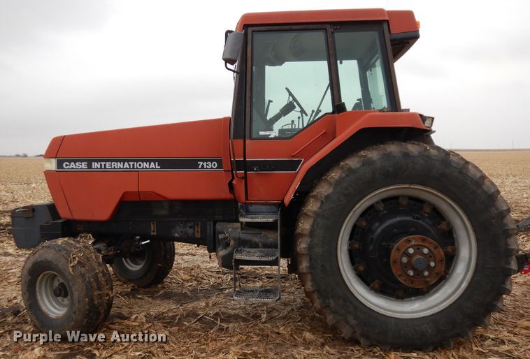 image for item ER9913 1990 Case IH 7130 tractor
