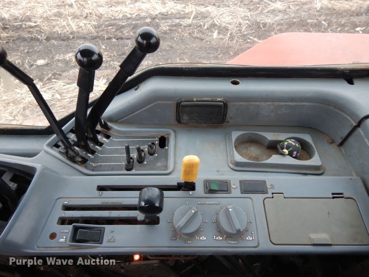 image for item ER9913 1990 Case IH 7130 tractor