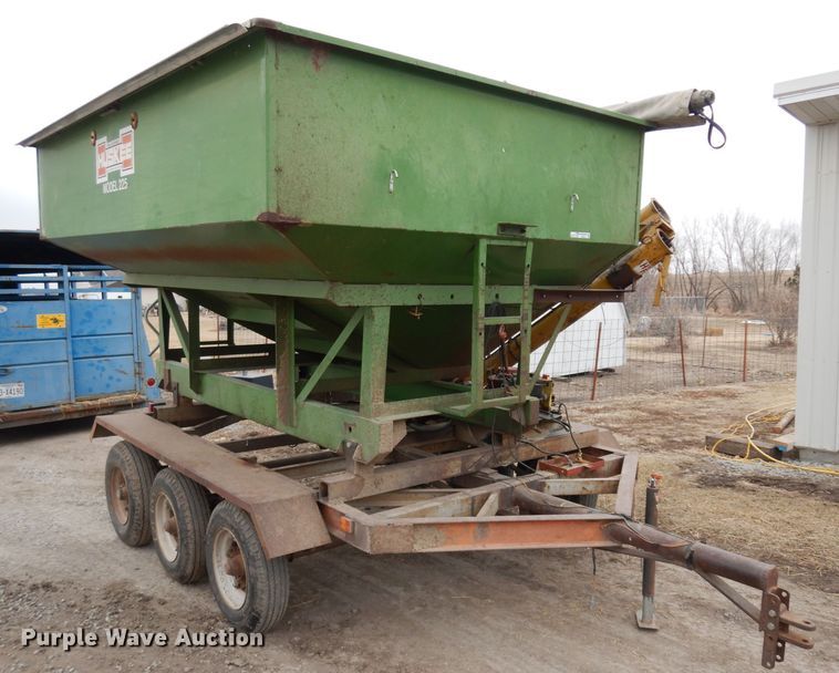 image for item ER9914 Huskee 225 seed tender trailer