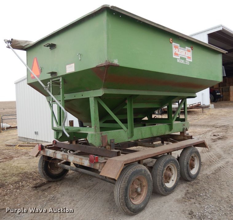 image for item ER9914 Huskee 225 seed tender trailer