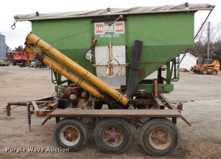 image for item ER9914 Huskee 225 seed tender trailer