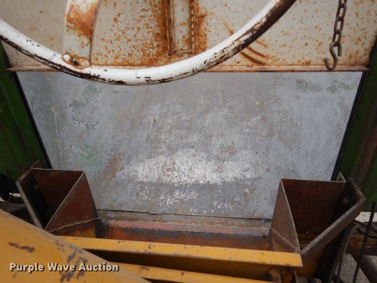 image for item ER9914 Huskee 225 seed tender trailer