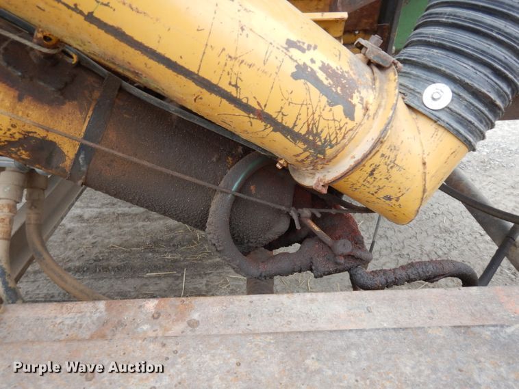 image for item ER9914 Huskee 225 seed tender trailer