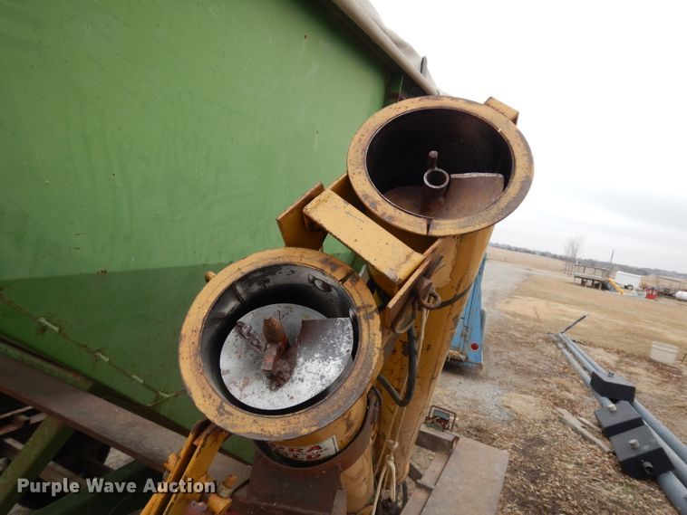 image for item ER9914 Huskee 225 seed tender trailer