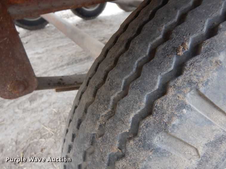 image for item ER9914 Huskee 225 seed tender trailer